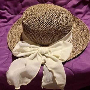 Elegant Tan Straw Hat with Cream Bow